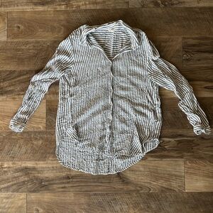 Jane and Delancey Women’s White and Grey Striped Casual Shirt